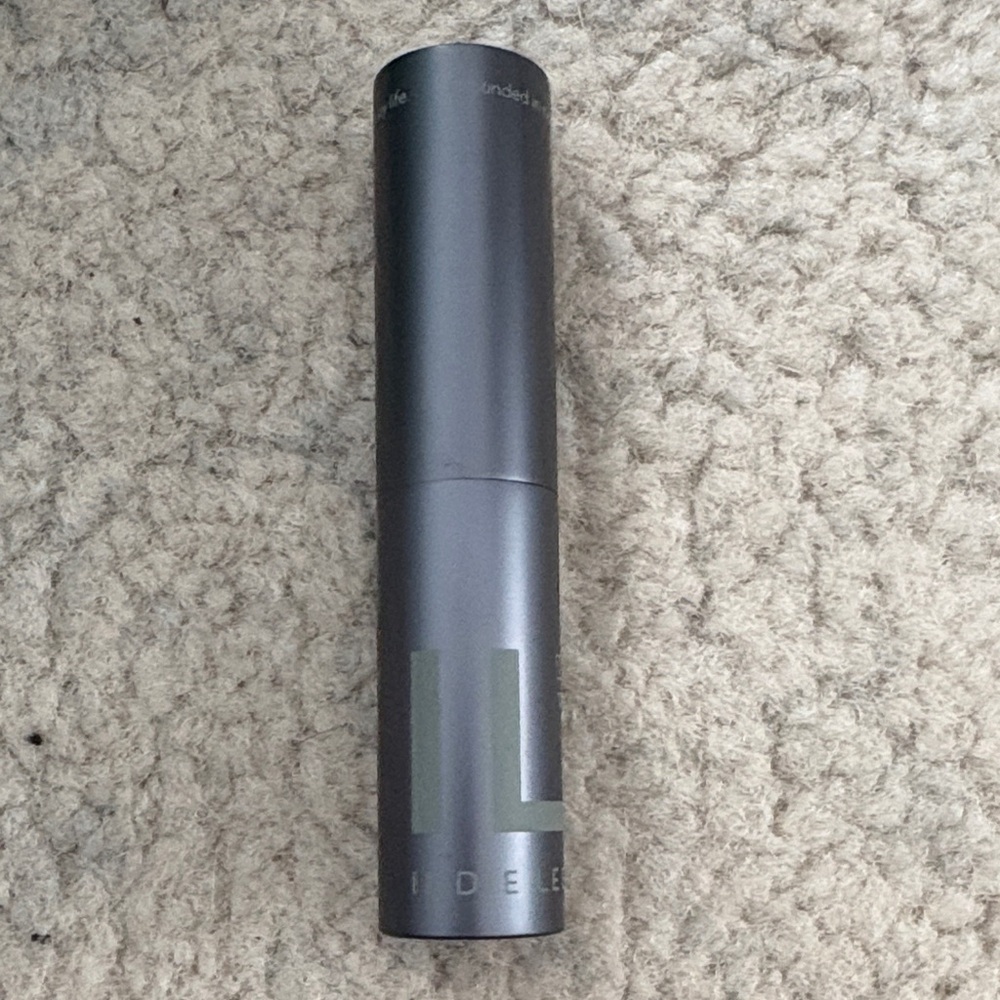 Undertone Matte Lipstick — Gray Finish